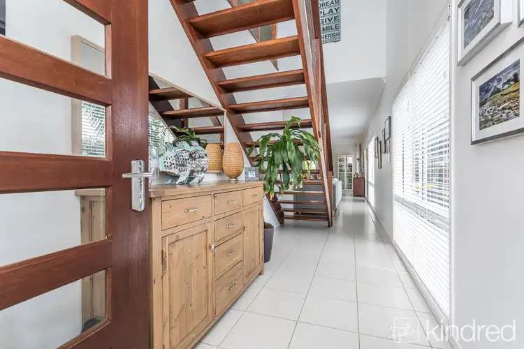 16 Riviera Crescent, North Lakes QLD 4509