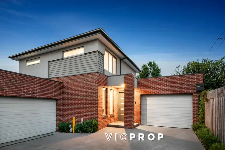 2/15 Whitehorse Road, Blackburn VIC 3130