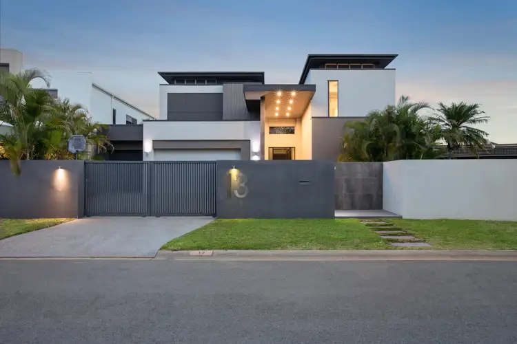 13 Sheridan Park Avenue, Broadbeach Waters QLD 4218