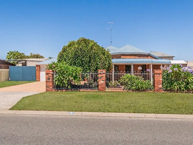 7 Linley Road, Wannanup WA 6210