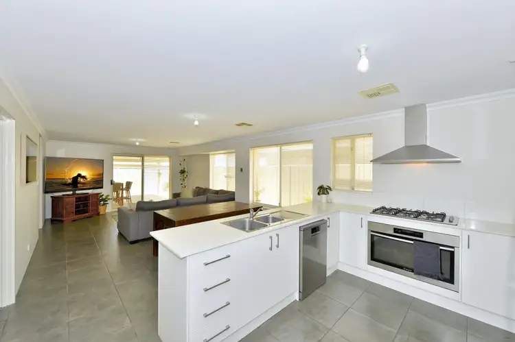 11 Ettrick Way, Golden Bay WA 6174
