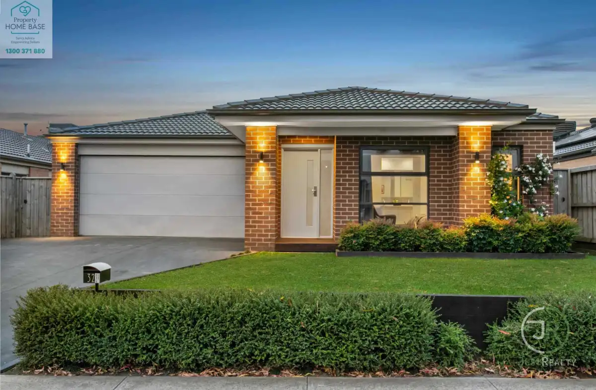Main view of Homely house listing, 32 Ranfurlie Boulevard, Cranbourne West VIC 3977