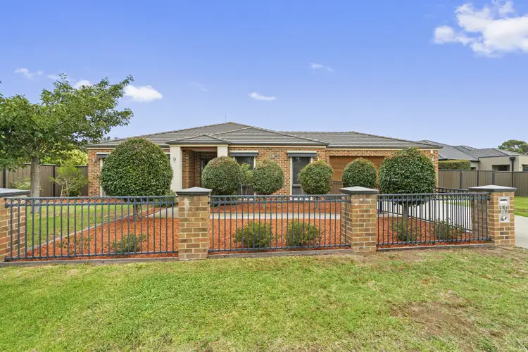 19 Mark Avenue, Sale VIC 3850