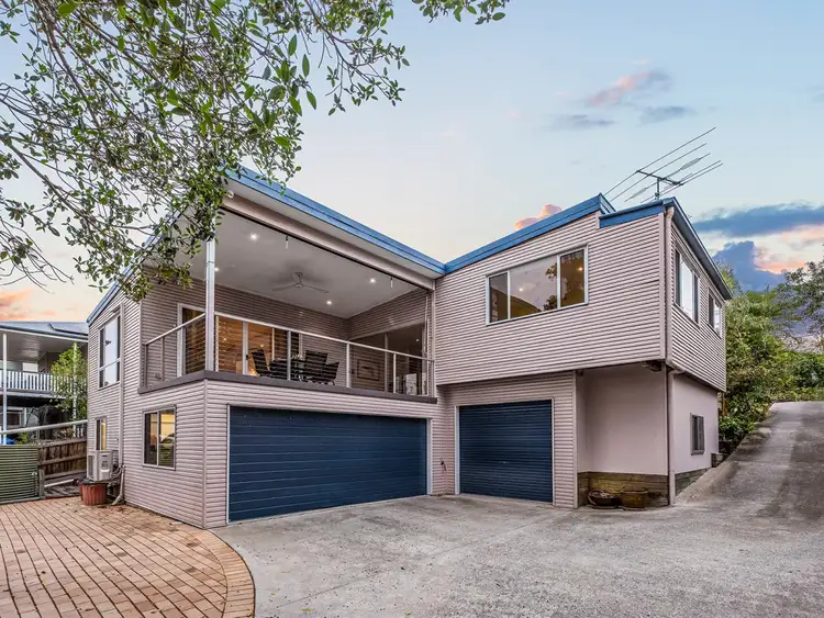 30 Burns Parade, Chapel Hill QLD 4069