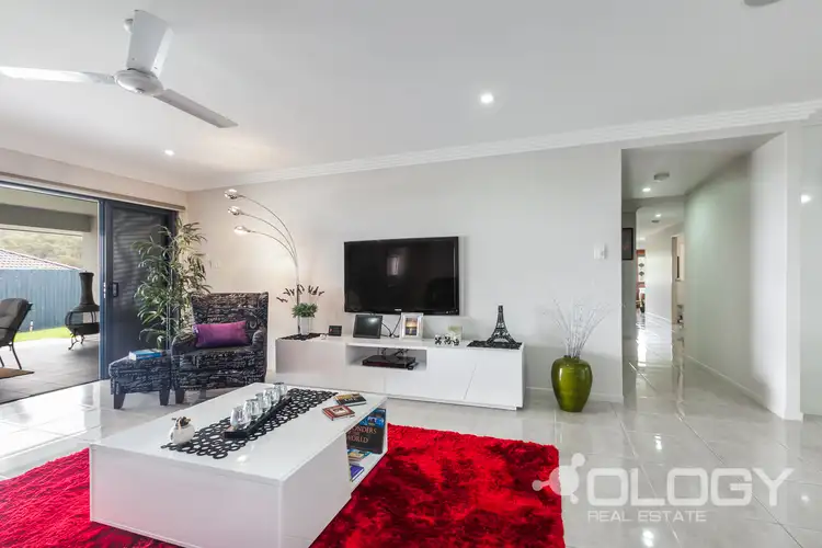 12 Skyline Drive, Norman Gardens QLD 4701