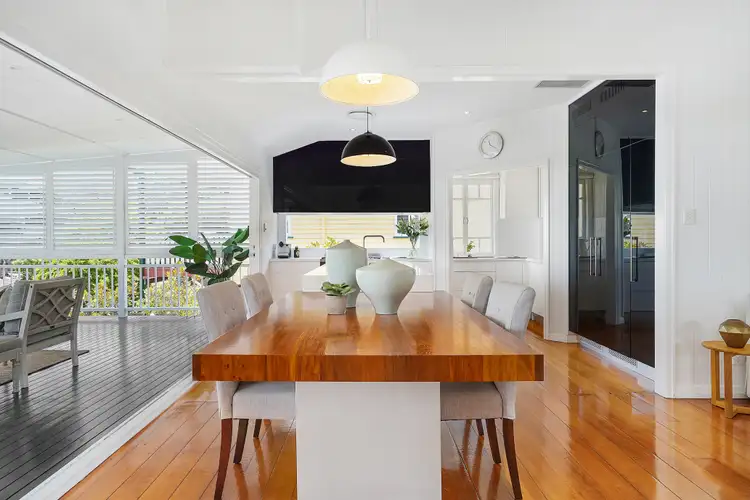 64 Lloyd Street, Camp Hill QLD 4152