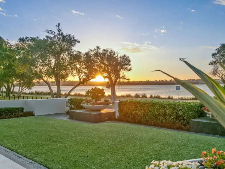 79 Melville Beach Road, Applecross WA 6153