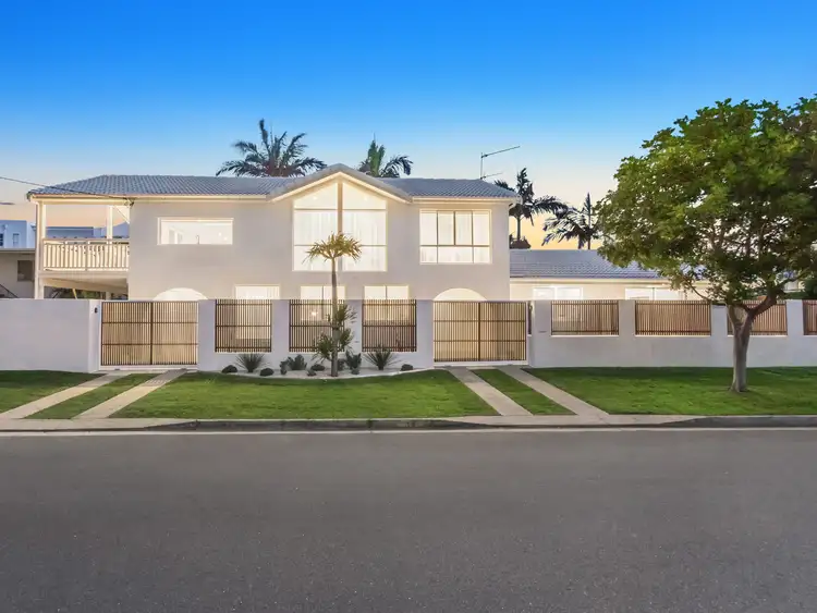 16 Surf Street, Mermaid Beach QLD 4218