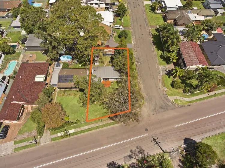 Fifth view of Homely house listing, 240 Lakedge Avenue, Berkeley Vale NSW 2261