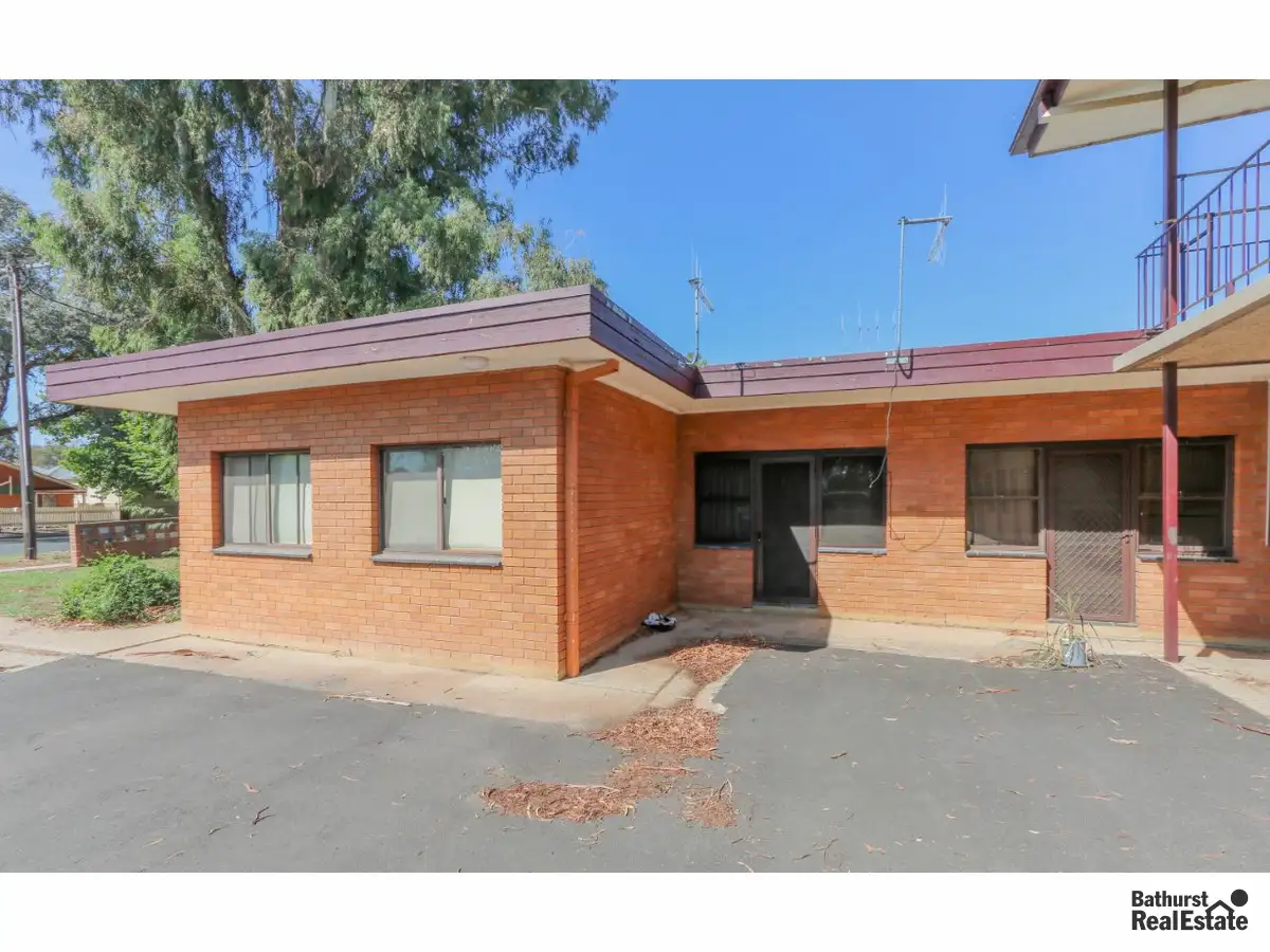Main view of Homely unit listing, 2/31 Seymour Street, Bathurst NSW 2795