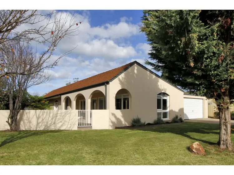 12 Allambie Road, Sale VIC 3850