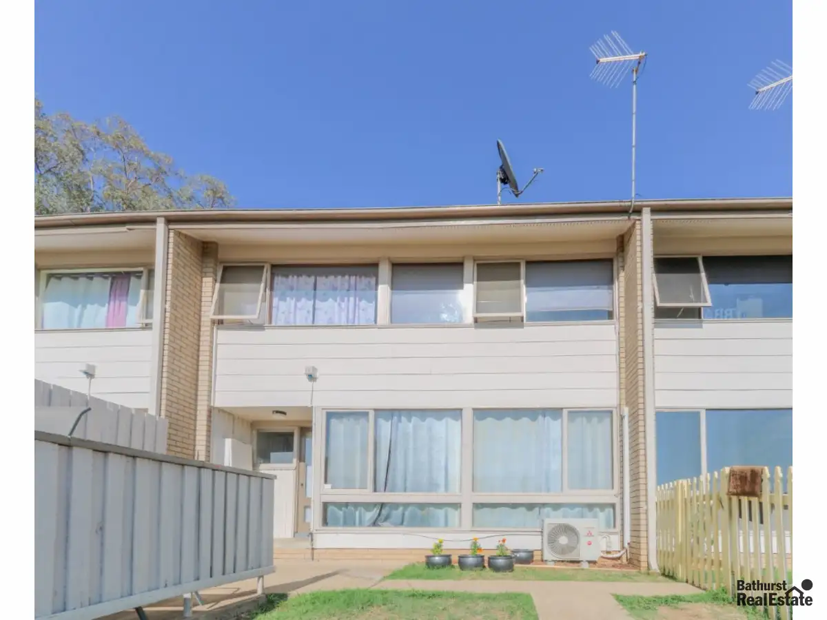 Main view of Homely townhouse listing, 24 Middlemiss Place, Windradyne NSW 2795