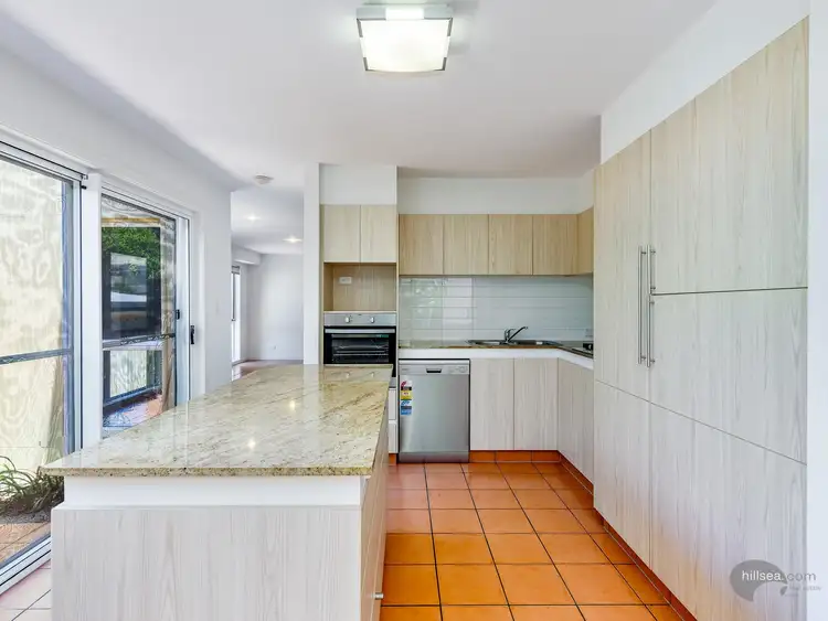 2/29 Nankeen Avenue, Paradise Point QLD 4216