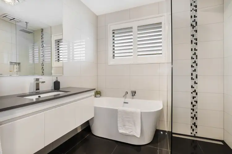 Sixth view of Homely unit listing, 1/4 Boronia Close, Frankston VIC 3199