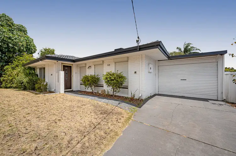 69 Railway Avenue, Kelmscott WA 6111