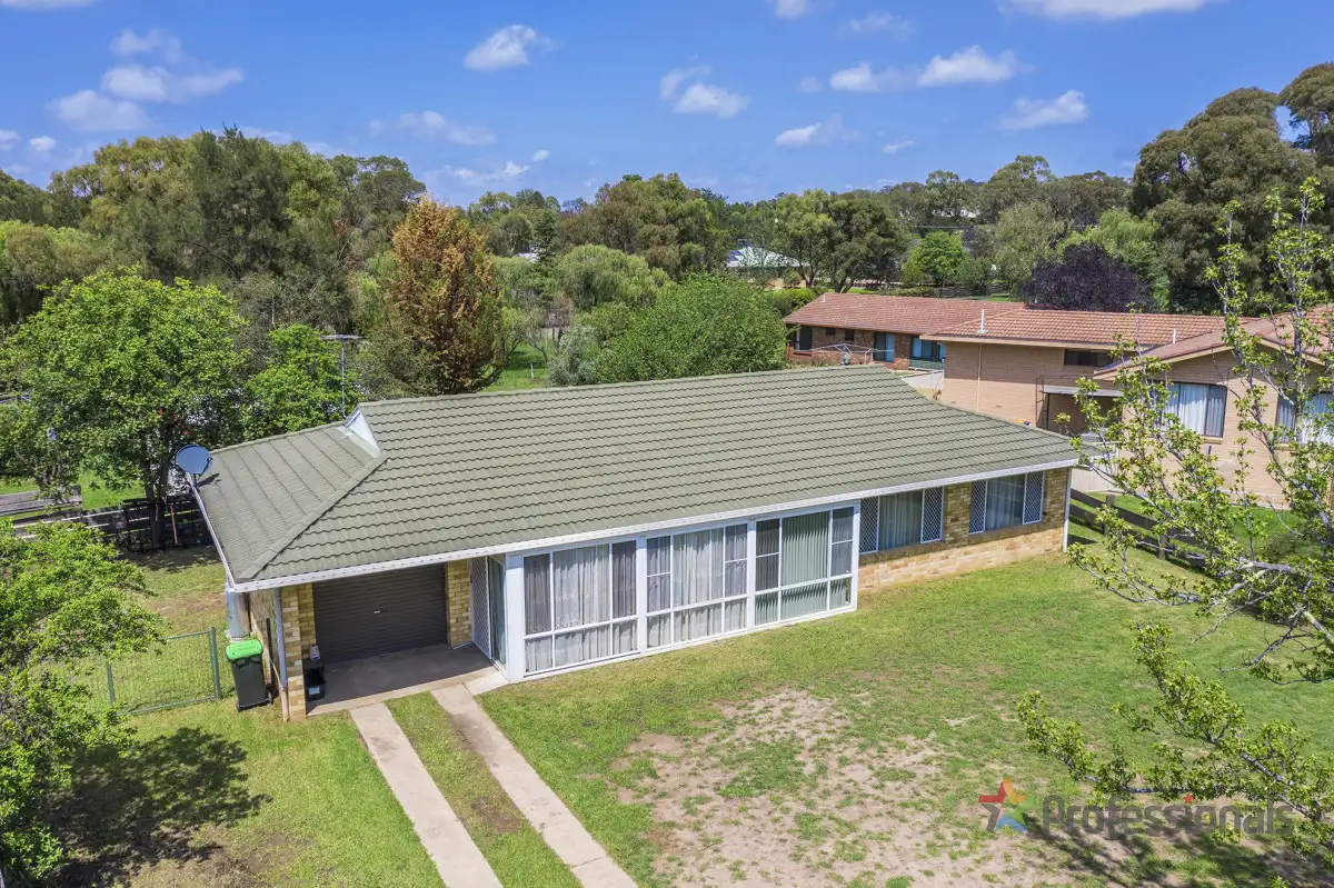 Main view of Homely house listing, 4 Tamar Place, Armidale NSW 2350