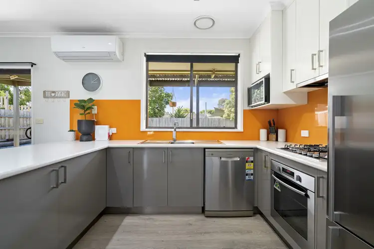 Fifth view of Homely house listing, 5 Banksia Court, Sale VIC 3850