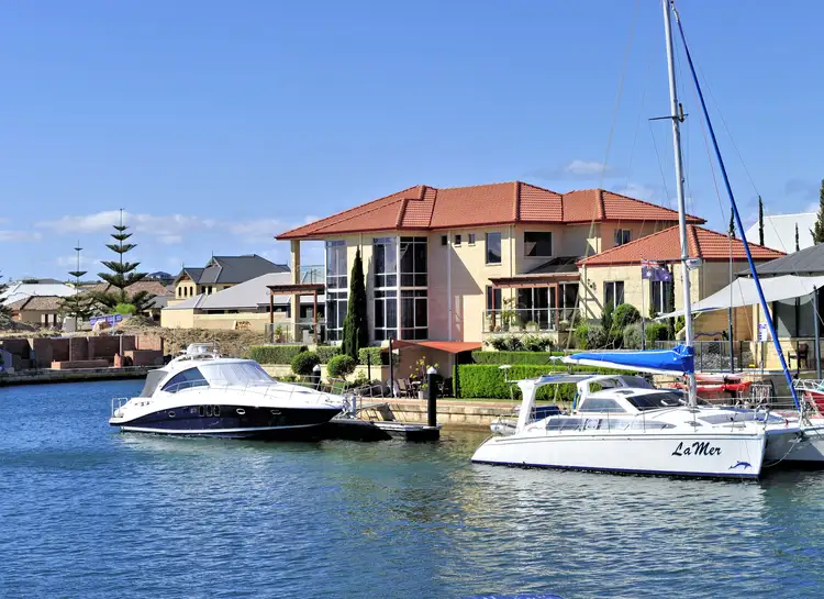 43 Sandpiper Island Retreat, Wannanup WA 6210