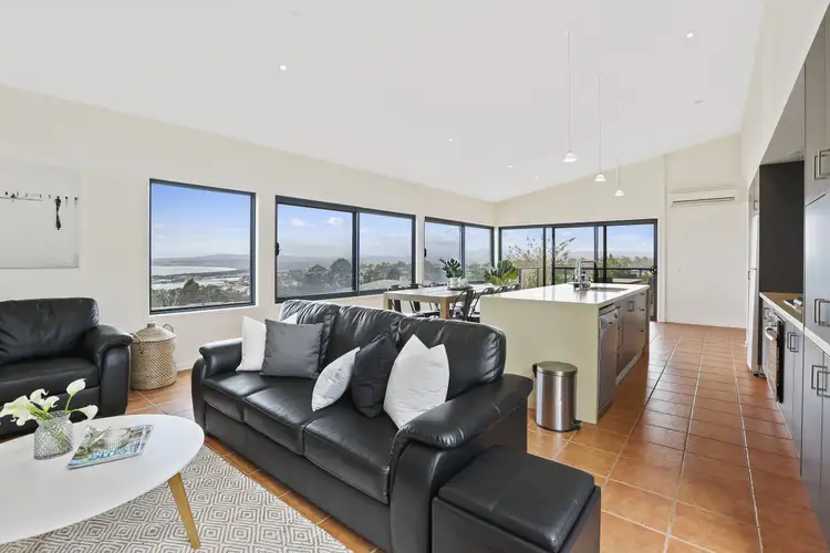 6 Curlew Close, Mirador NSW 2548