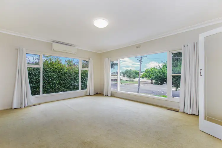 Second view of Homely house listing, 3 Goldsmith Street, Hamilton VIC 3300