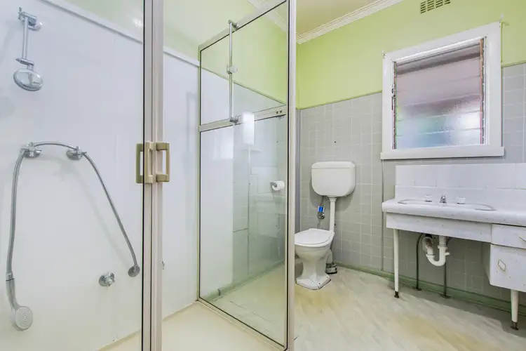 Fifth view of Homely house listing, 3 Goldsmith Street, Hamilton VIC 3300