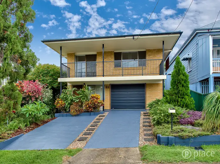 32 Harrogate Street, Woolloongabba QLD 4102