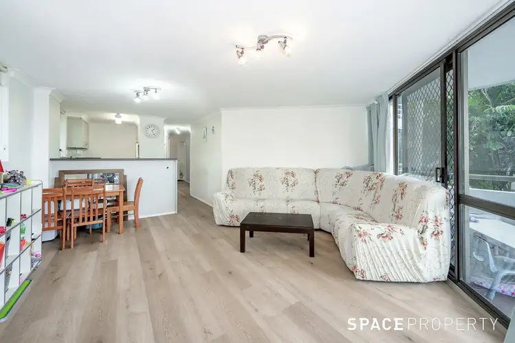 Second view of Homely apartment listing, 4/32 Fortescue Street, Spring Hill QLD 4000