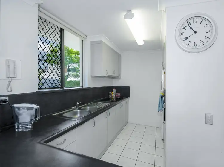 Third view of Homely apartment listing, 4/32 Fortescue Street, Spring Hill QLD 4000