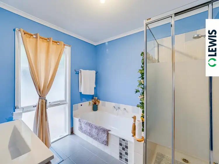 Sixth view of Homely house listing, 1/8 Orsett Court, Mill Park VIC 3082