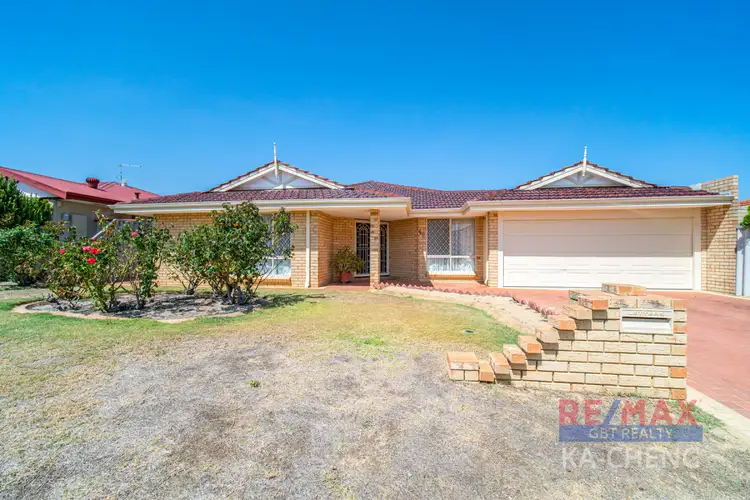 49 Ullinger Loop, Marangaroo WA 6064