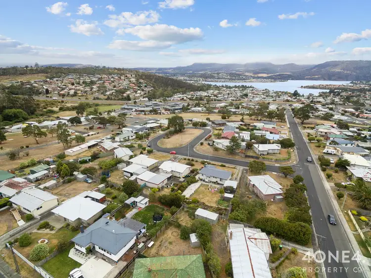 2 Narelle Place, Claremont TAS 7011