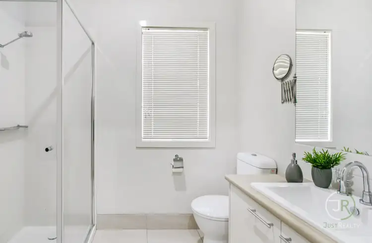 Sixth view of Homely house listing, 18 Warrego Circuit, Sandhurst VIC 3977