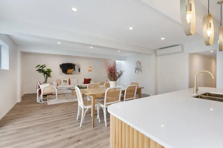 Fifth view of Homely house listing, 2 Danina Street, Mansfield QLD 4122