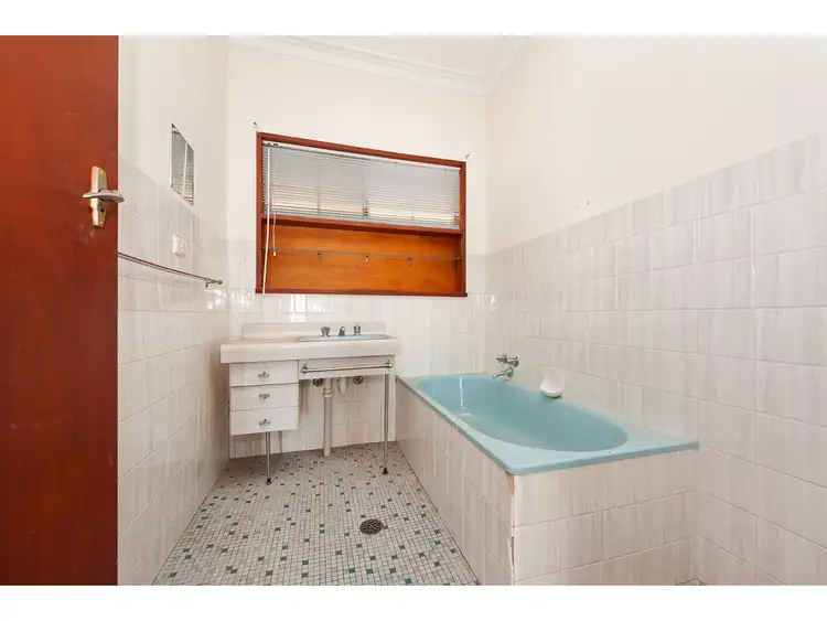 Seventh view of Homely house listing, 310 Highview Crescent, Lavington NSW 2641
