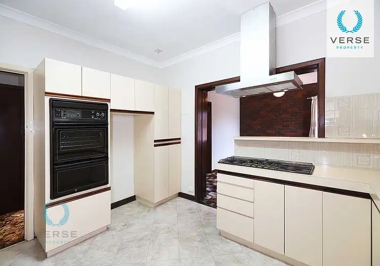 Fifth view of Homely house listing, 2 Upton Street, St James WA 6102