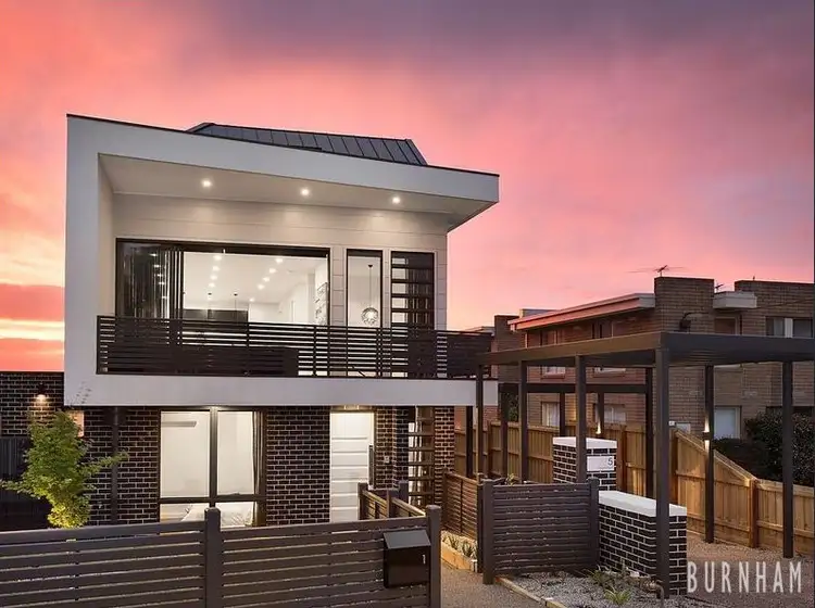 2/5 Flower Street, Essendon VIC 3040