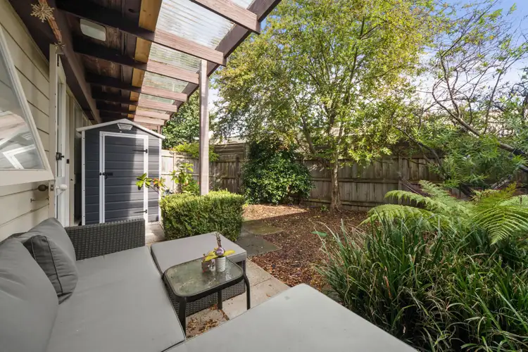 2/163 Mount Eliza Way, Mount Eliza VIC 3930