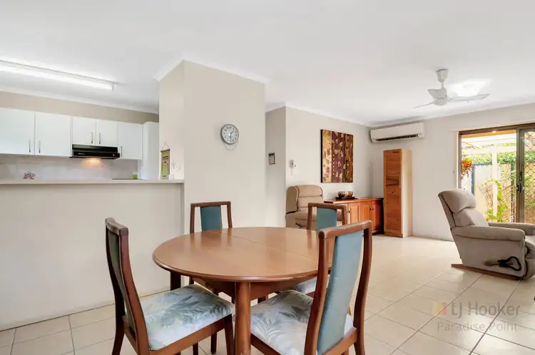 2/8 Woodgate Place, Paradise Point QLD 4216