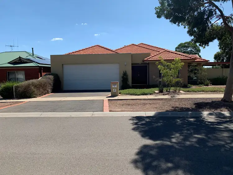 21 Jerribong Way, Kangaroo Flat VIC 3555