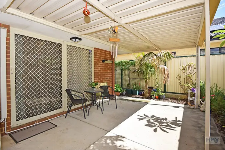 1/75 Centre Street, Queens Park WA 6107