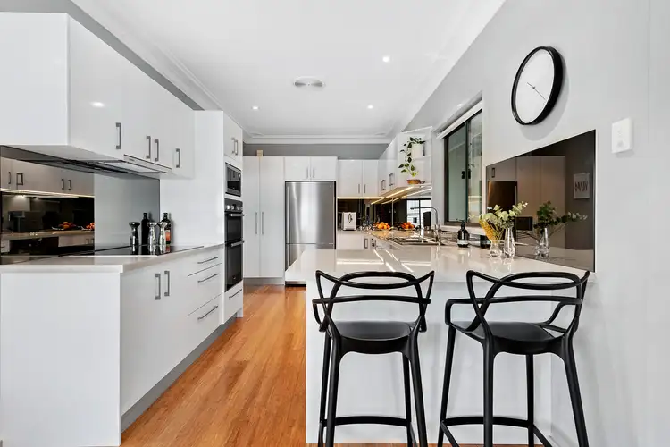 37 Cressington Way, Wallsend NSW 2287