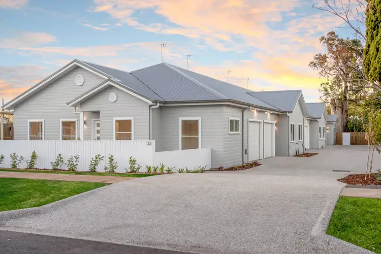 2/33 Albert Street, Newtown QLD 4350