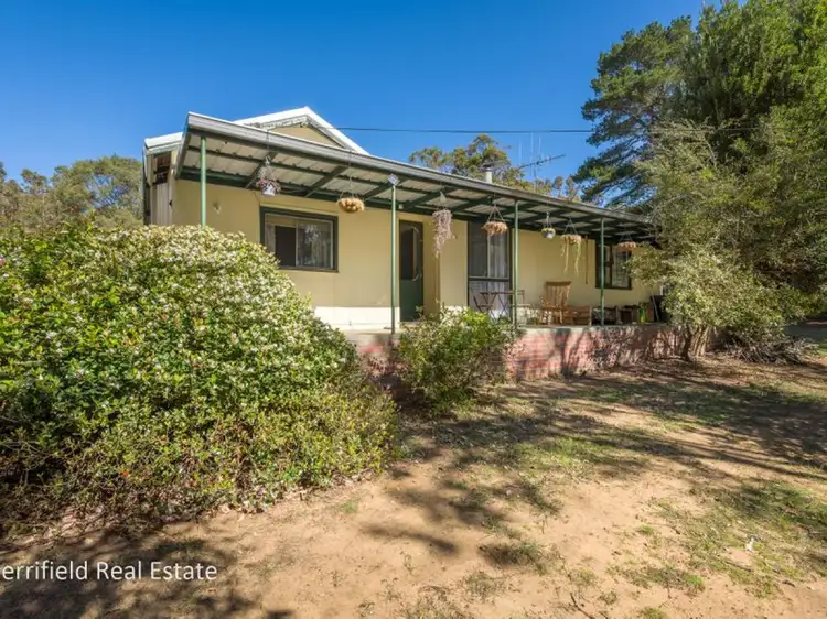 17 Bolganup Road, Porongurup WA 6324
