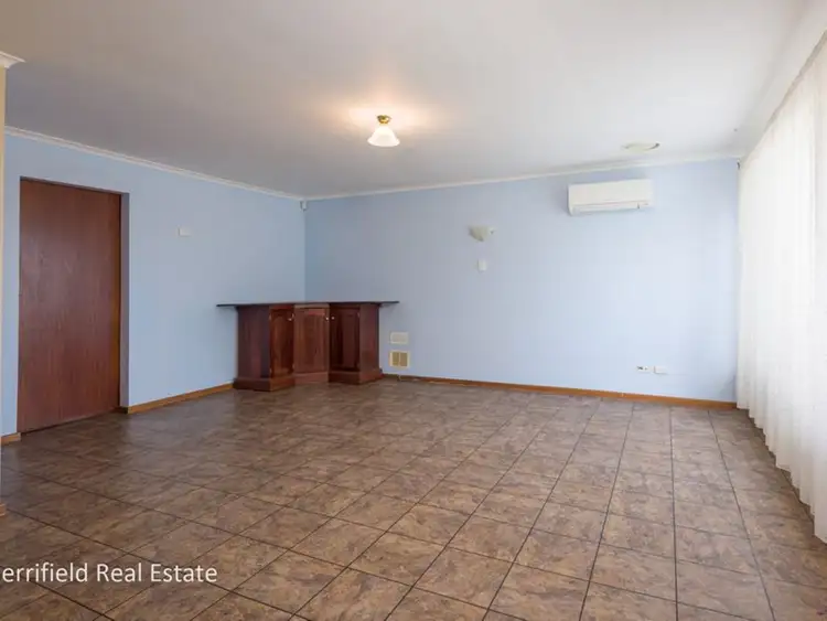 Sixth view of Homely house listing, 8 Lurline Street, Orana WA 6330