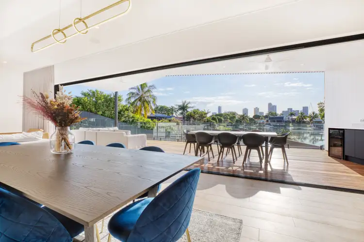140 Rio Vista Boulevard, Broadbeach Waters QLD 4218