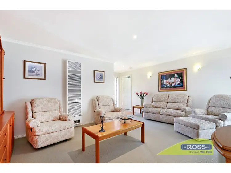 2 Merilyn Way, Rosebud VIC 3939