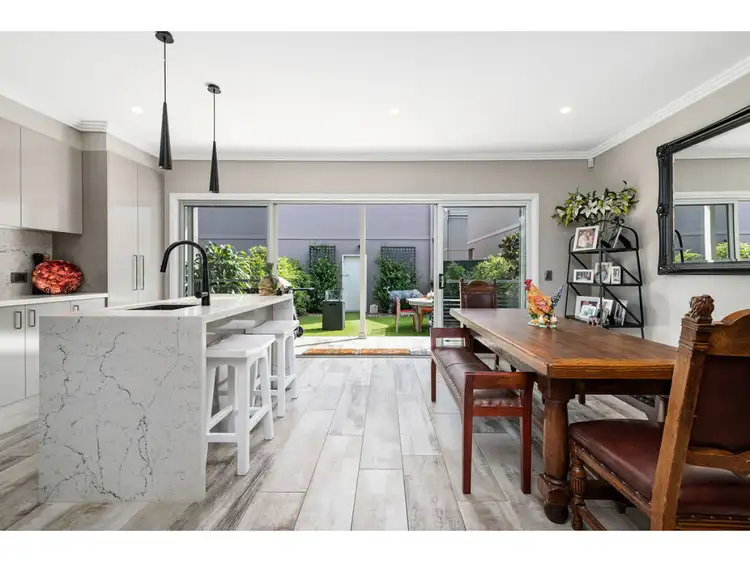 4/2 Wire Lane, Camden South NSW 2570