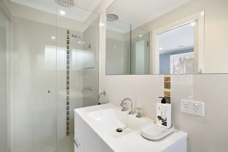 Sixth view of Homely house listing, 7 Dalkeith Court, Frankston VIC 3199