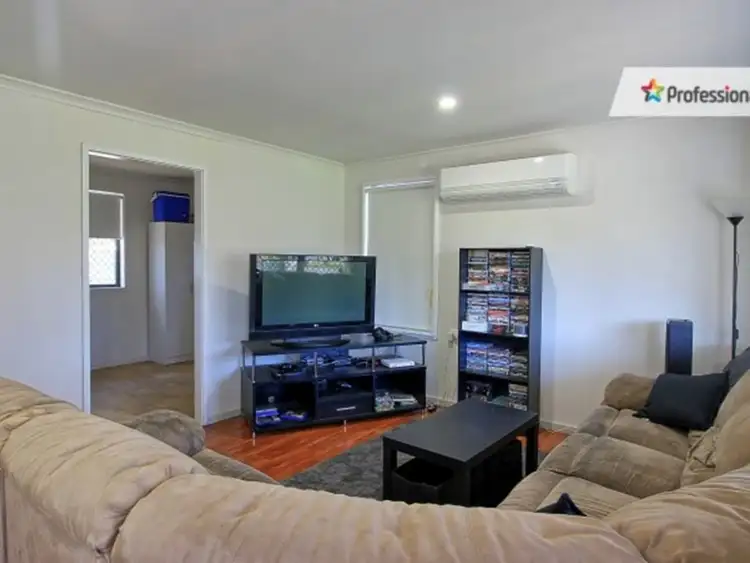 Second view of Homely house listing, 7 Warren Place, Mount Austin NSW 2650