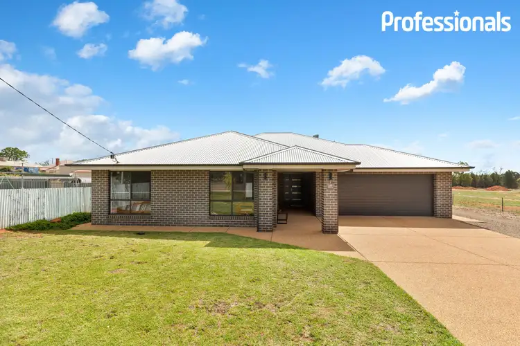 112 Wallace Street, Coolamon NSW 2701